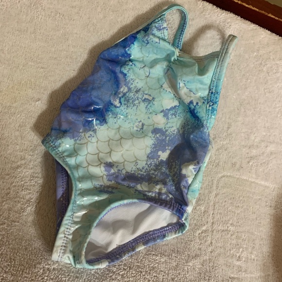 Beautiful mermaid style Baby Girl Swimsuit - Picture 2 of 3